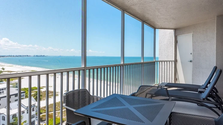 DiamondHead Beach Resort